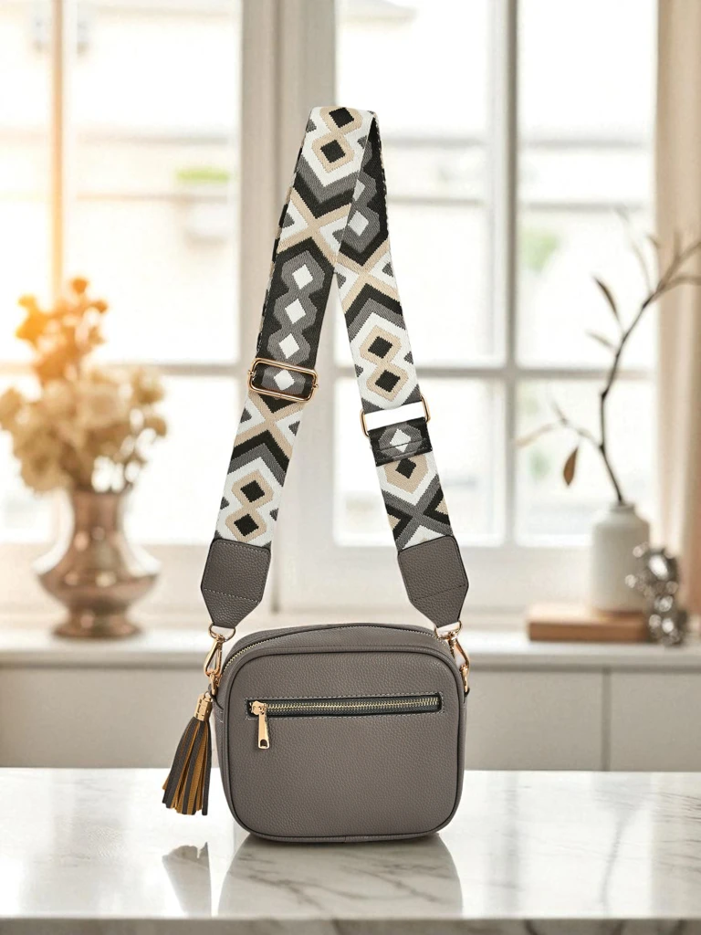 Royalfashion Малка дамска чанта от еко кожа с цветна каишка Kovi Lace