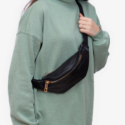 Czarna damska brokatowa nerka ze złotym suwakiem - Akcesoria