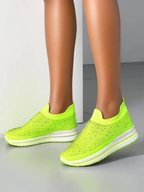 Спортни обувки за жени Royalfashion с код за лесно обуване и с камъчета. Adeq