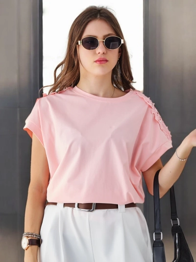 Женска памучна тениска с дантели