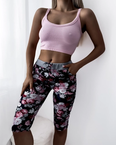 Bordowe damskie spodenki 3/4 z kwiatowym wzorem PLUS SIZE - Odzież