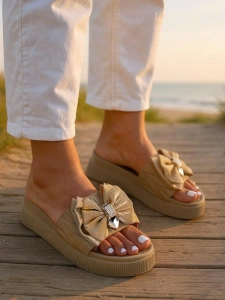 светлокафяв || кафяв