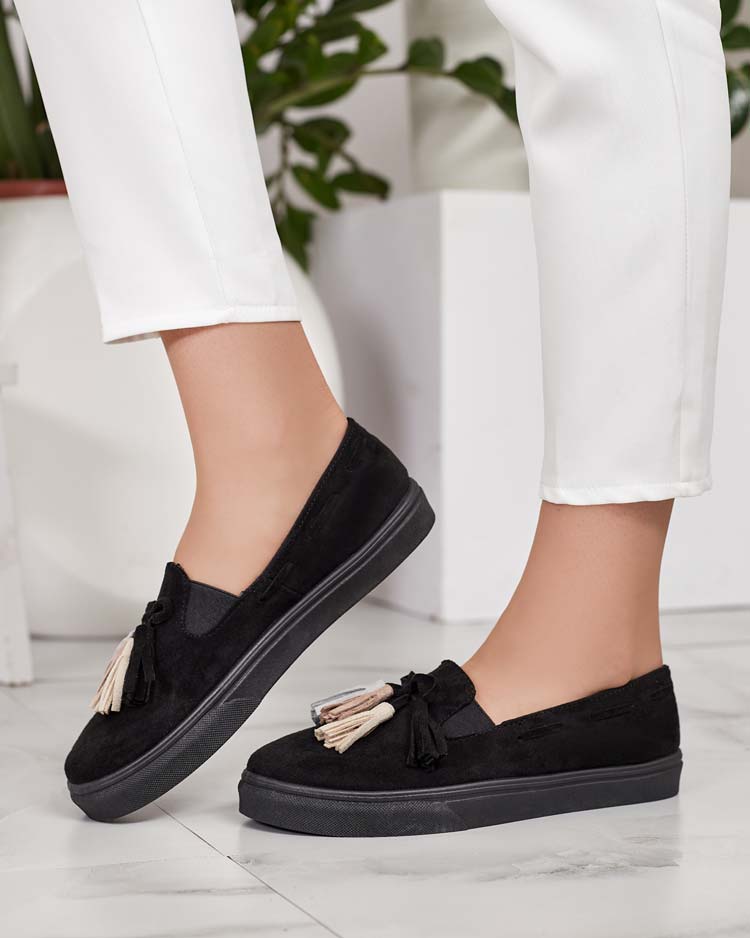 Royalfashion Дамски мокасини с пискюли Bererto