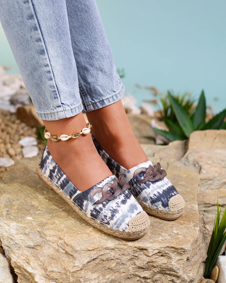 Royalfashion Черни дамски еспадрили с принт Serffio