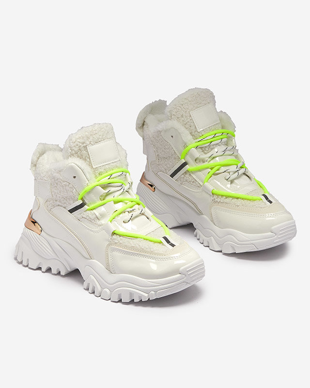 Бели дамски спортни обувки с кожа и неоново зелени връзки Sagglo- Footwear