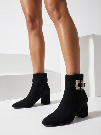 Royalfashion Черни дамски ботуши с нисък ток Masemart