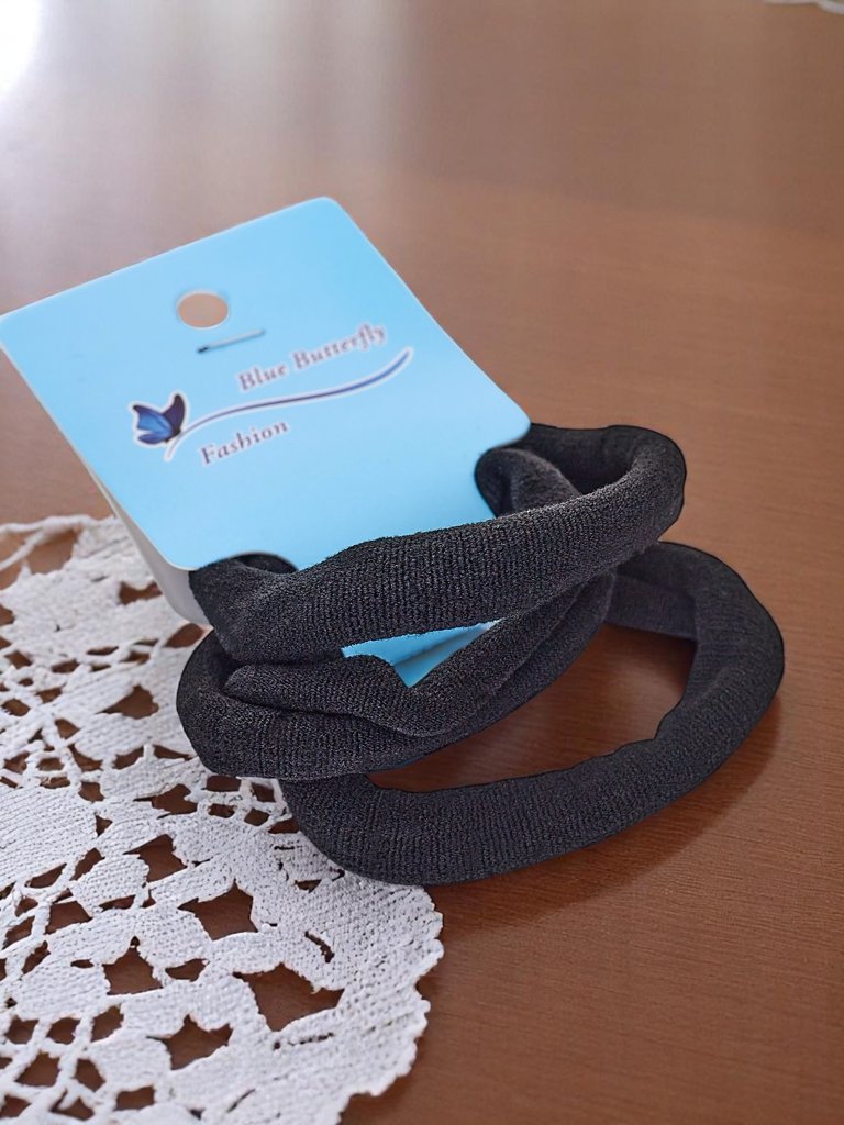 Royalfashion Комплект от 3 черни ластика за коса Nero