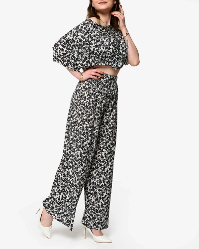 Бял дамски плисиран комплект с черни цветя - Облекло