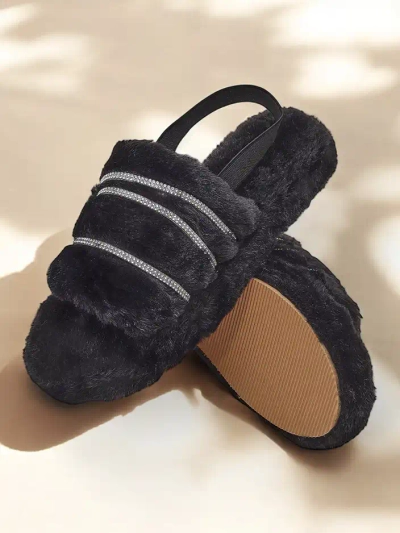 Royalfashion Женски кожени пантофи с камъни Ferrems