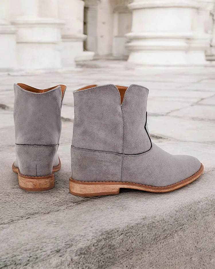 Royalfashion Каубойски ботуши на закрита платформа Блустоун