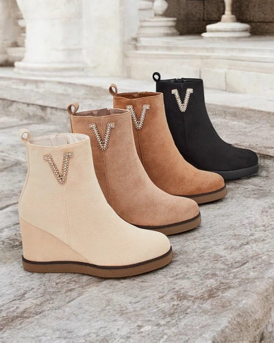 Royalfashion Дамски ботуши на токчета Nerias