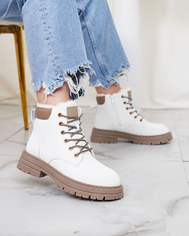 Royalfashion Бели дамски изолирани ботуши тип "трапер" Radoras