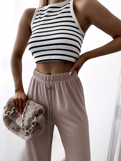 Светлокафяв дамски широк панталон с ребра - Облекло