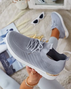 гълъбово сиво