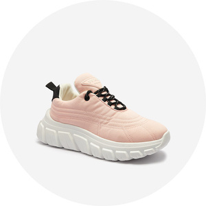 Светло розово || розово