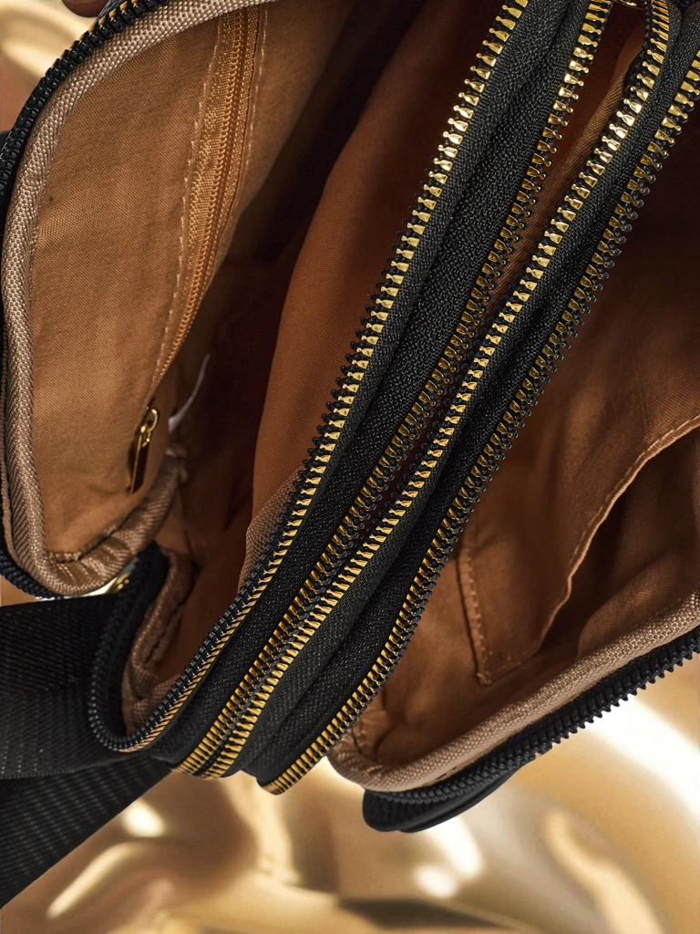 Малка дамска чанта от еко кожа Ebony Glow