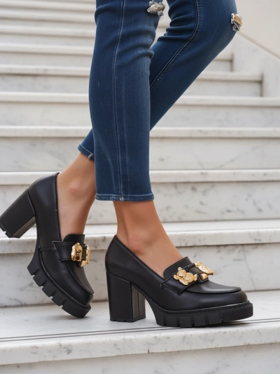 Дамски сандали Атина на ток от еко кожа в черно