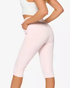 Светло розово || розово