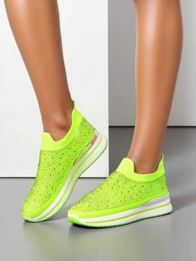 Спортни обувки за жени Royalfashion с код за лесно обуване и с камъчета. Adeq