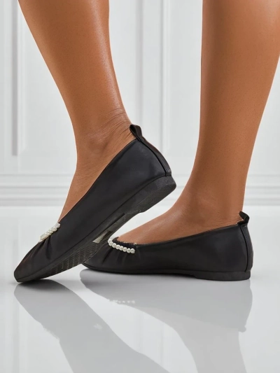 Балеринки Callisto Nero – Черни балеринки от еко кожа с перли, плосък ток