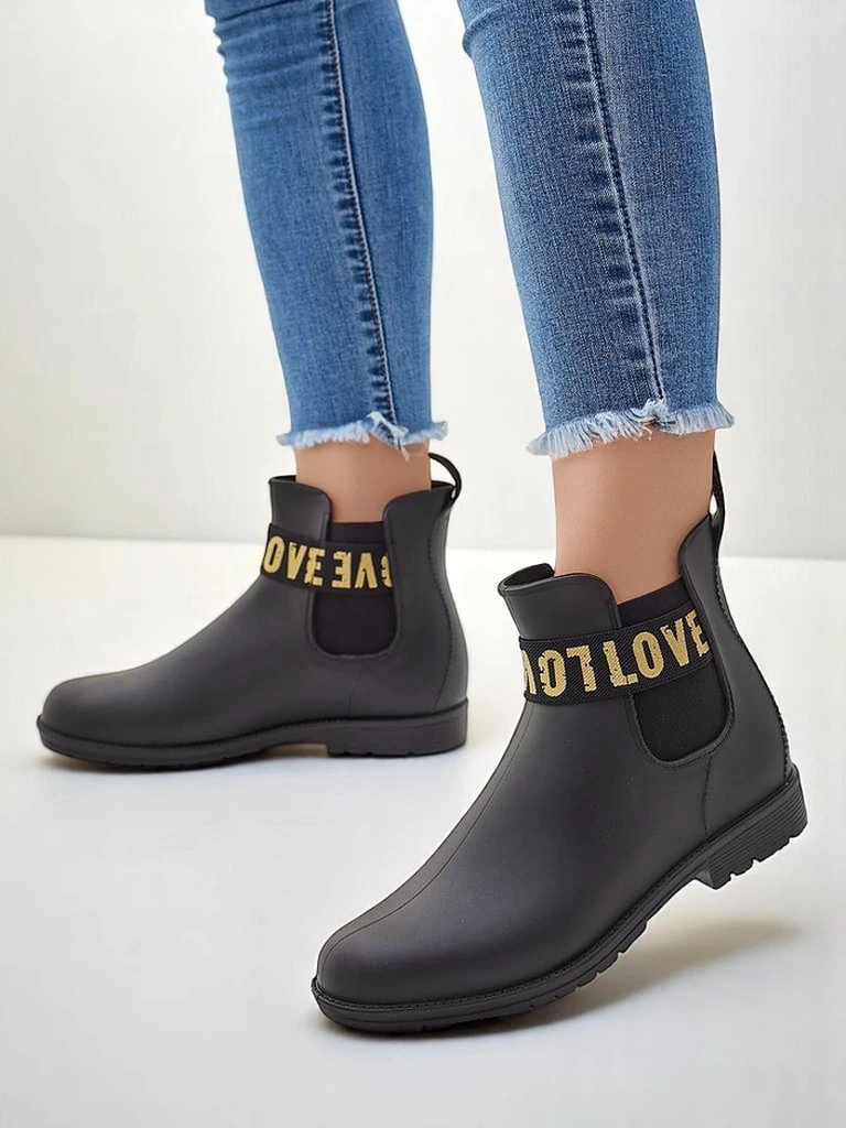Дамски матови дъждовни ботуши Royalfashion с надпис Love Love