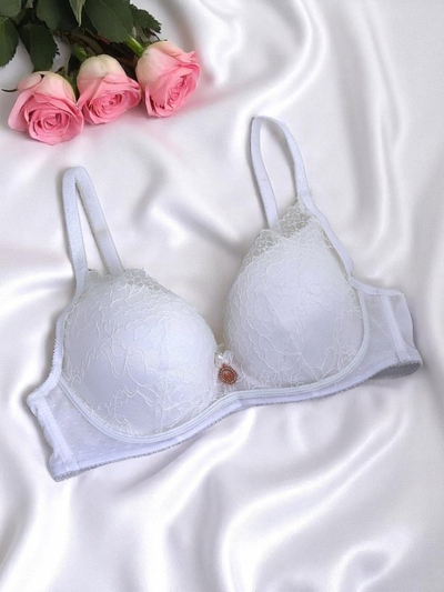 Royalfashion Дамски сутиен с подплънки и дантела Romance Push-Up