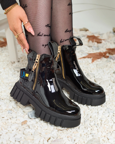 Royalfashion Дамски черни ботуши от лакирана кожа Poirop