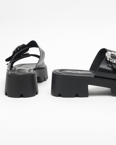 Czarne klapki damskie z ozdobą z cyrkonii Sadoh- Obuwie