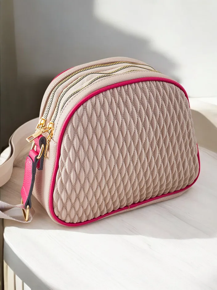 Royalfashion Малка дамска чанта, изработена от еко-кожа с релеф.