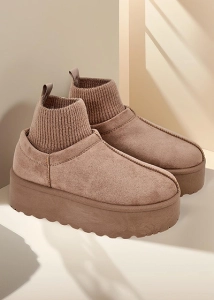 светлокафяв