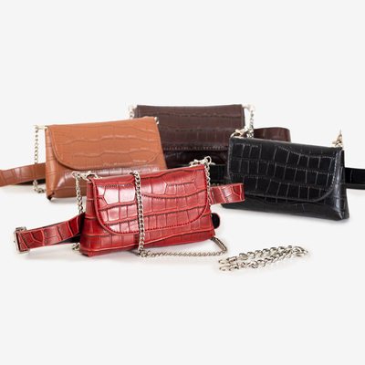 Brązowa torebka typu nerka a'la skóra węża - Akcesoria