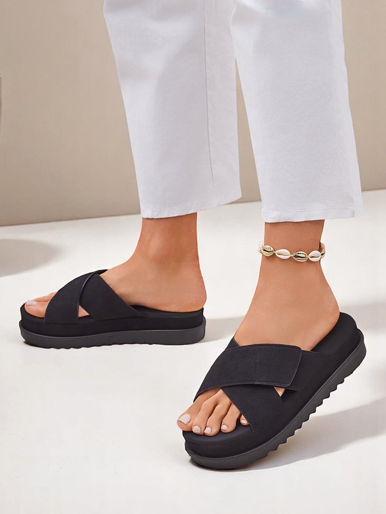 Royalfashion Дамски равни сандали Evre