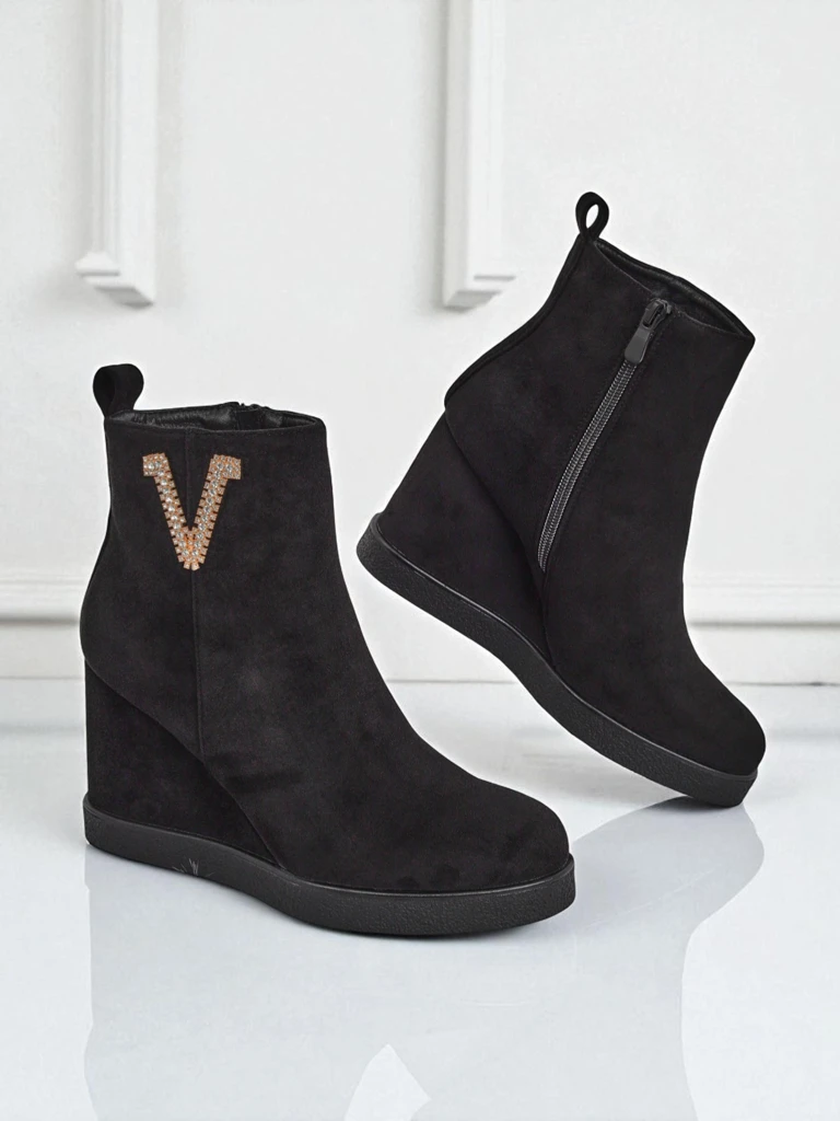 Royalfashion Дамски ботуши на токчета Nerias