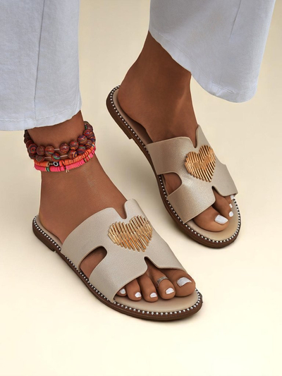 Royalfashion Дамски чехли на равна подметка Heart Chic