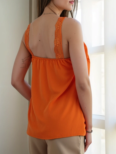 Royalfashion Дамска блуза с дантелени презрамки