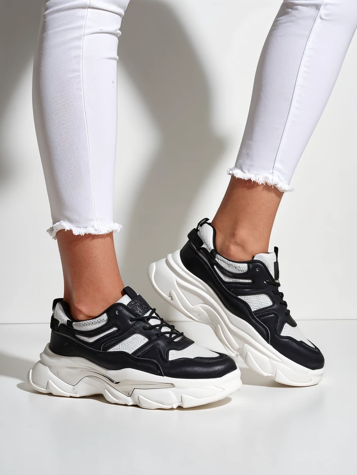 Женски маратонки Royalfashion на по-дебела подметка Lesalli