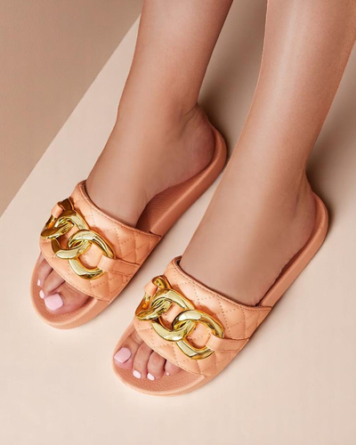 Koralowe damskie pikowane klapki ze złotym łańcuszkiem Eteris - Obuwie