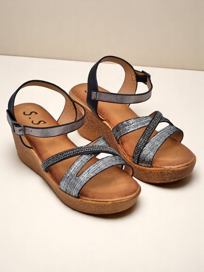 Жени сандали на платформа Royalfashion с кристали и блестящи детайли Eclat