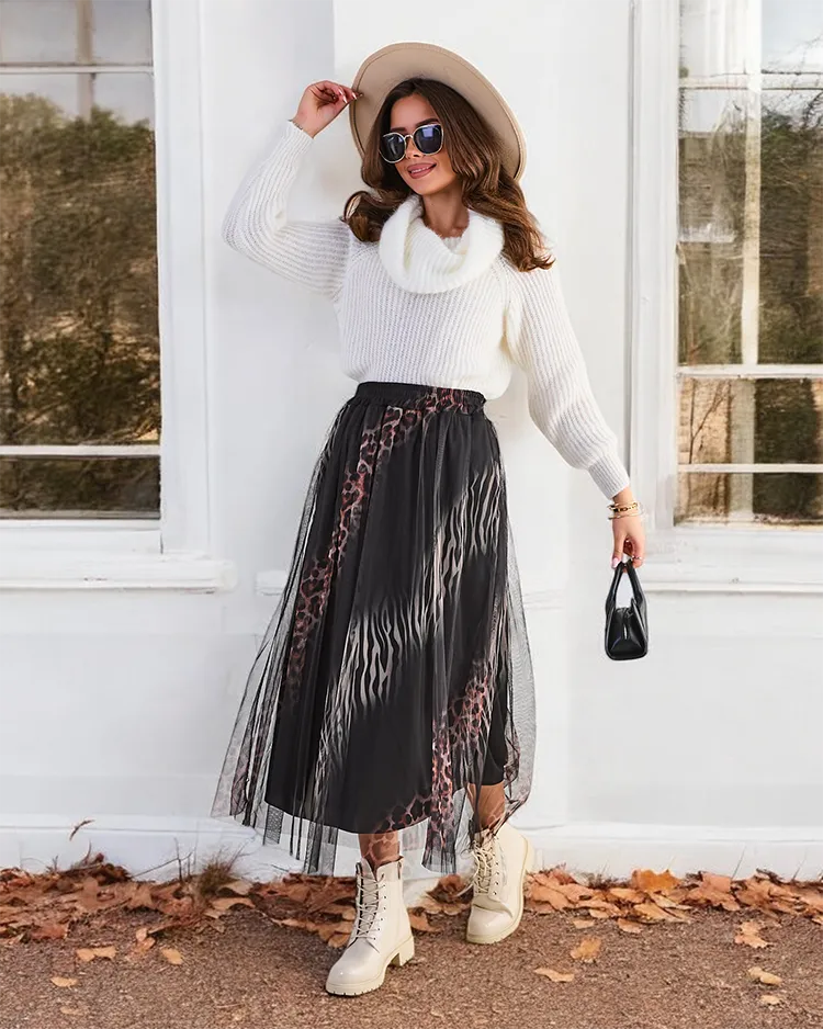 Рокля средна дължина за жени със зебра десен от роял мод.