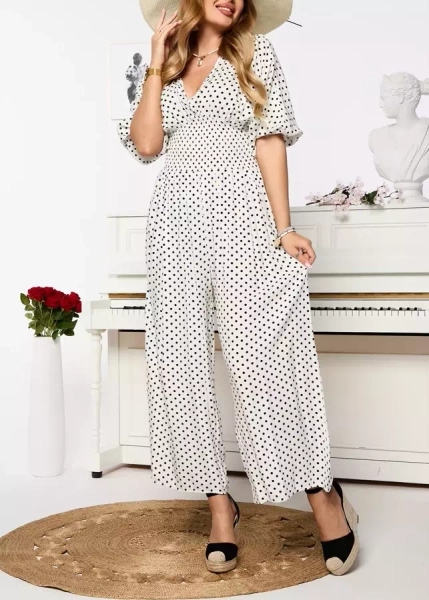 Бял дълъг дамски костюм - Облекло