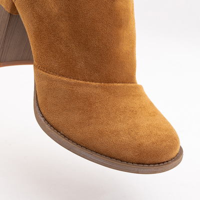 Damskie botki z wycięciami w kolorze camel Plinara - Obuwie