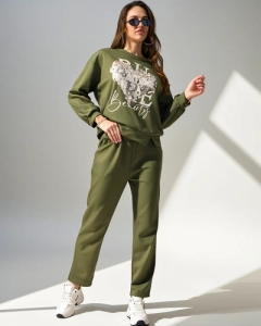 тъмнозелено