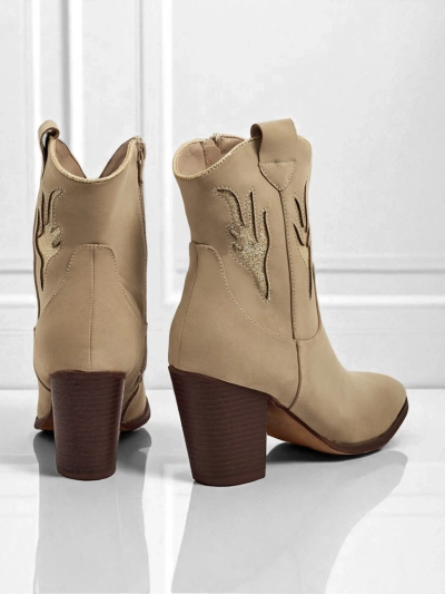 Дамски каубойски ботуши на ток с декоративни вложки Cendria