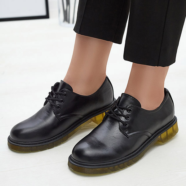 Черни дамски полуобувки Heloso- Footwear