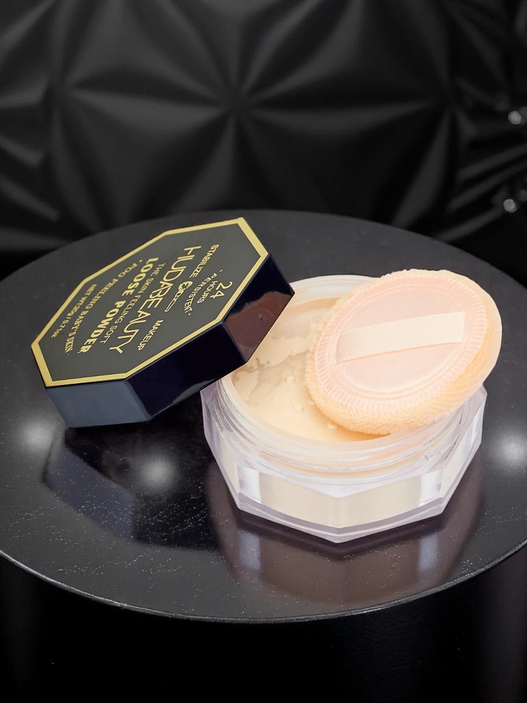 Свободна пудра за лице с естествен финиш ефект