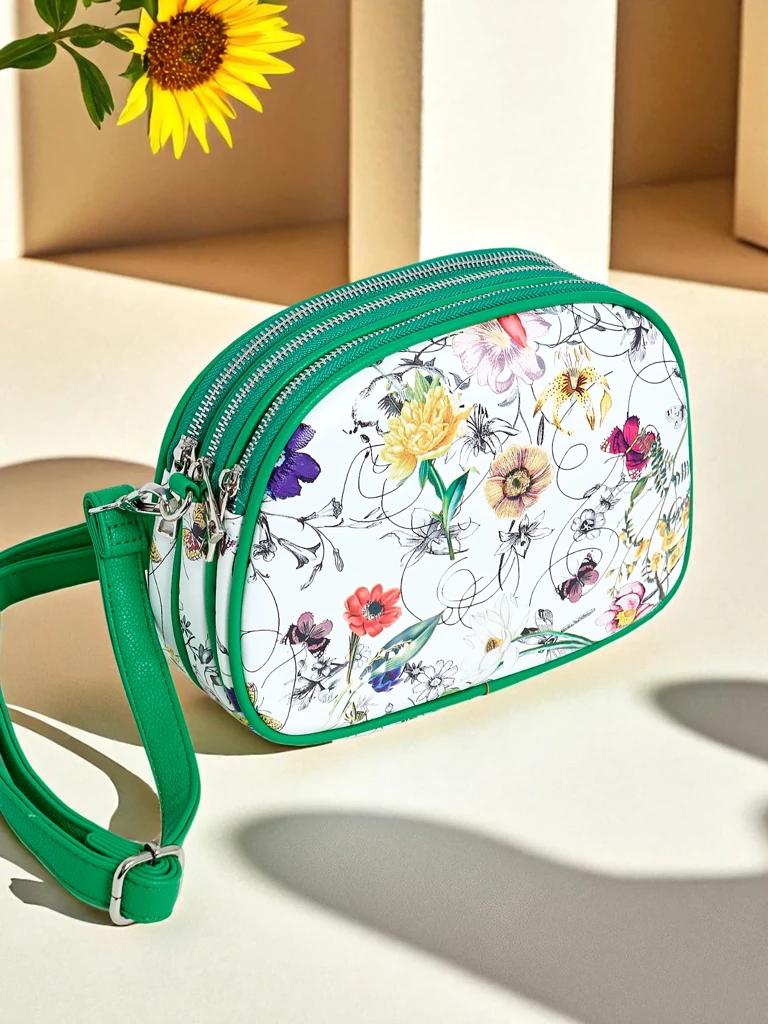 Royalfashion Дамска малка чанта от еко кожа Floriana