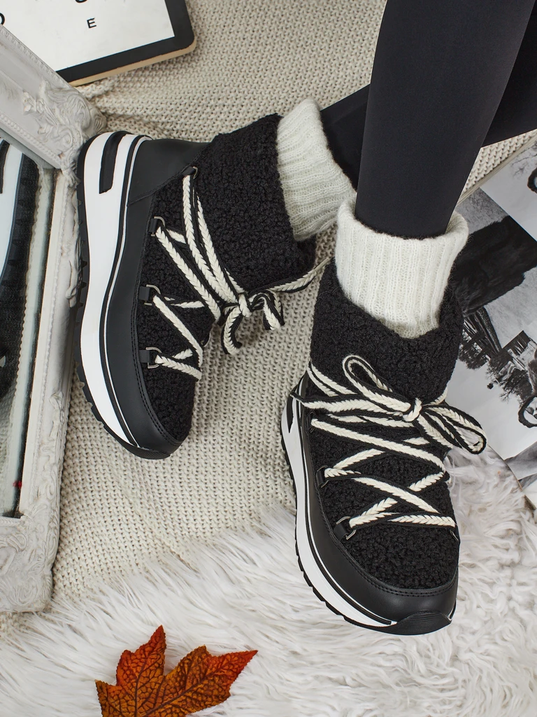 Дамски боти тип снегоходки с пух Verruna