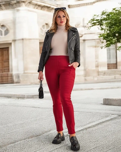 Дамски изолирани дамски панталони в бордо - Облекло