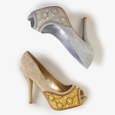 OUTLET Złote damskie błyszczące szpilki z cyrkoniami i perełkami Mira - Obuwie