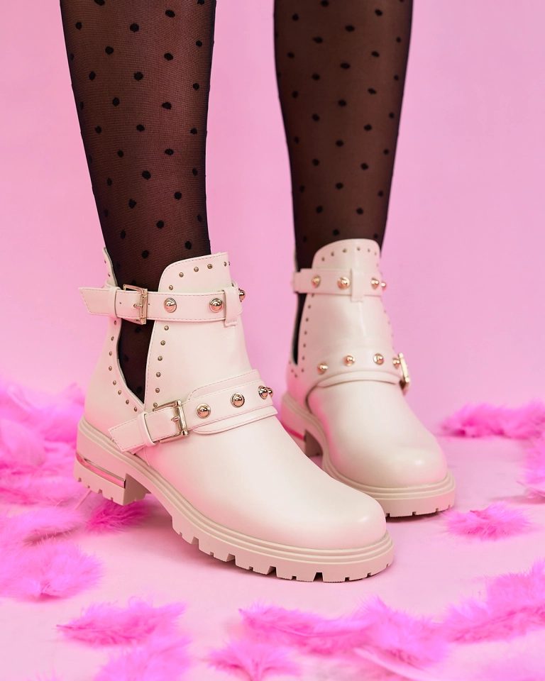 Royalfashion Кремави дамски ботуши с украса Jewel Walk на плосък ток